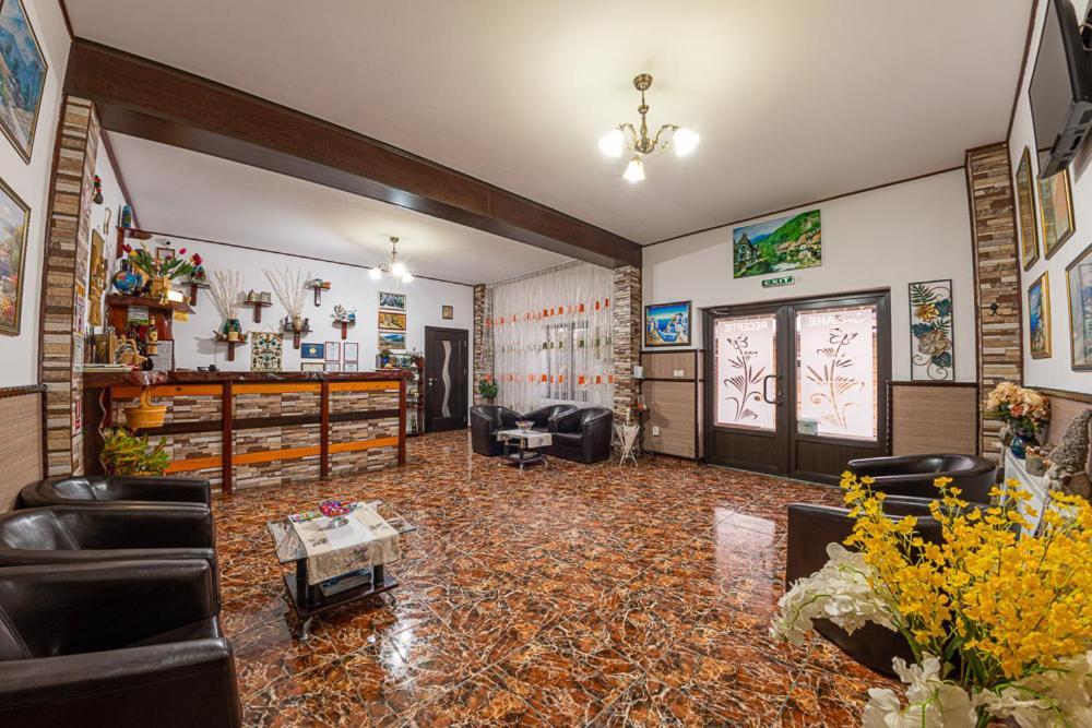 Pensiunea Orizont Farcasa Ngoại thất bức ảnh